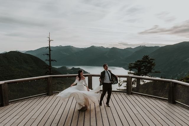 Get your dream wedding started. Planning a unique and unforgettable experience at the Sea to Sky Gondola begins here. @emilyserrellphoto⠀⠀⠀⠀⠀⠀⠀⠀⠀ ⠀⠀⠀⠀⠀⠀⠀⠀⠀ seatoskygondola.com/groups-wedding…