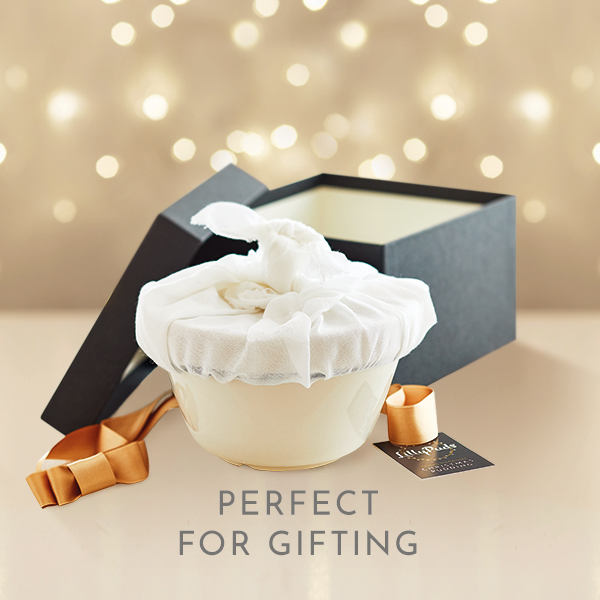 lilly_puds's tweet photo. Calling all businesses - have you ordered your staff / client Christmas gifts yet?
#christmaspudding #spongepudding #pudding #dessert #gift #hampers #giftidea #notjustforchristmas #christmascountdown #corporategifting #scrummy #delicous #awardwinning #clientgift #saythankyou https://t.co/LXGbWmYVBY
