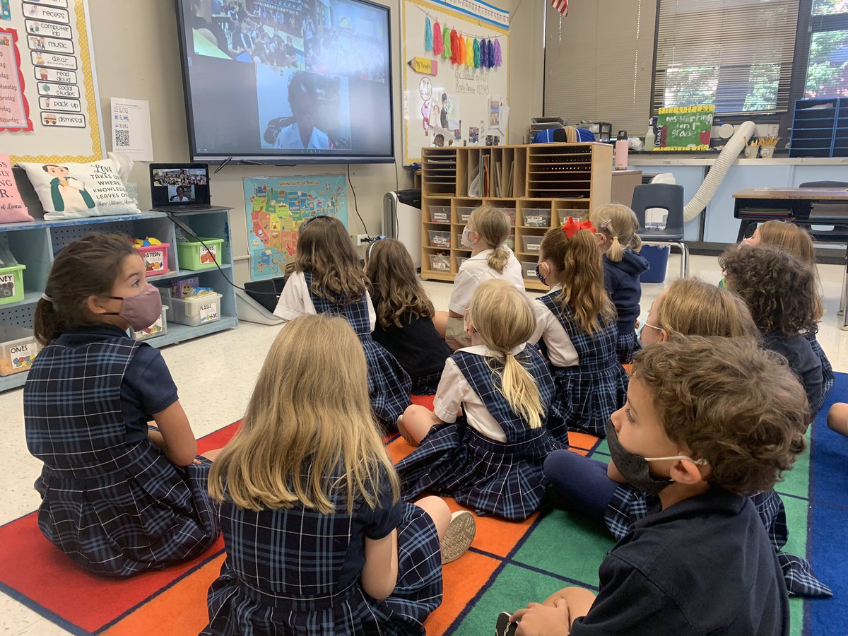 MsHarringtonSJS's tweet photo. Thank you Officer Johnson for teaching us all about fire safety ahead of Fire Prevention week, @CFDMedia! https://t.co/U7p2r2MIFo