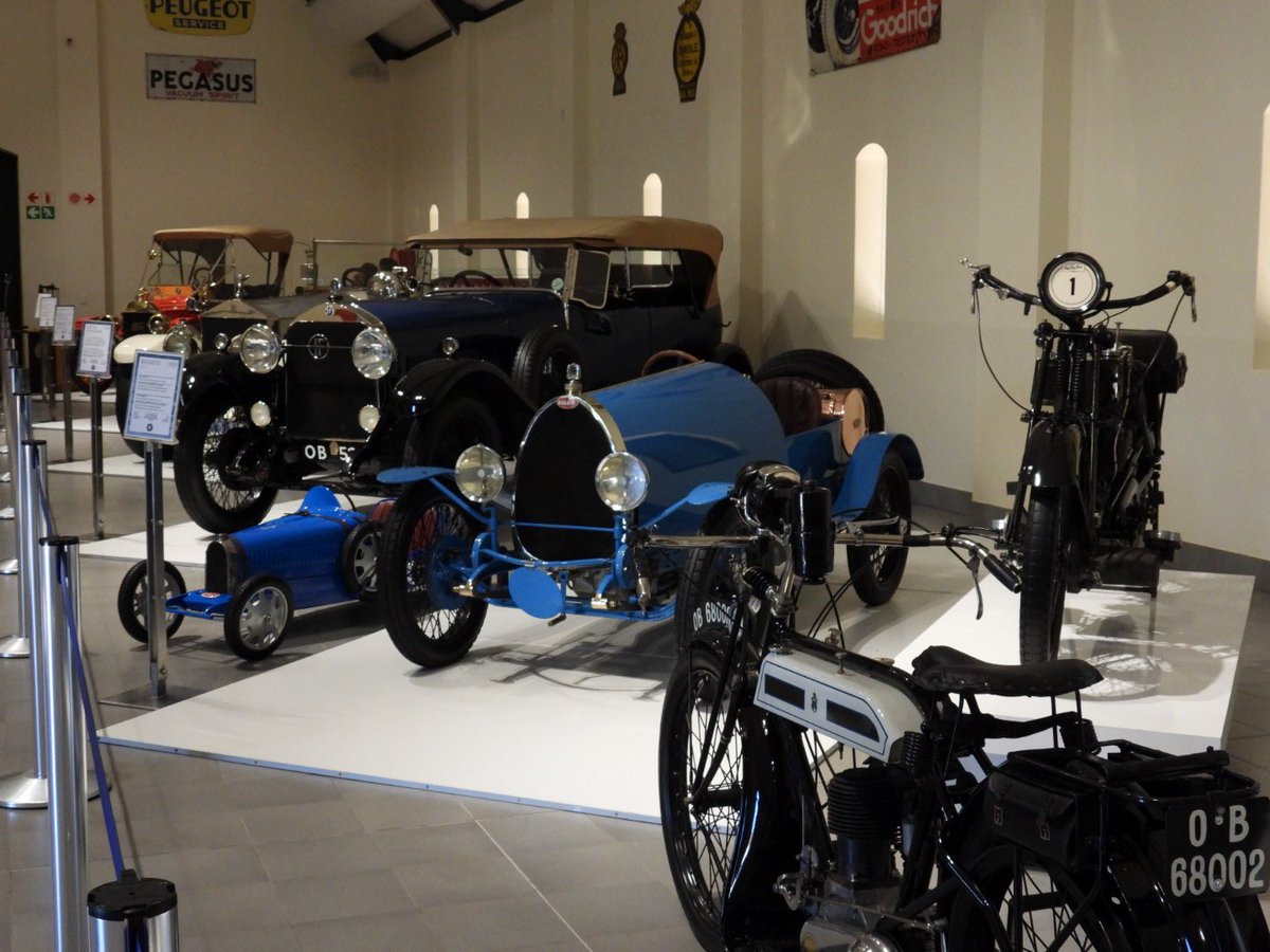 DevMatchRef's tweet photo. A fascinating visit to the Franschhoek Motor Museum #antiques #veterans #vintage #classics #simondium https://t.co/gwrKoHm3jg