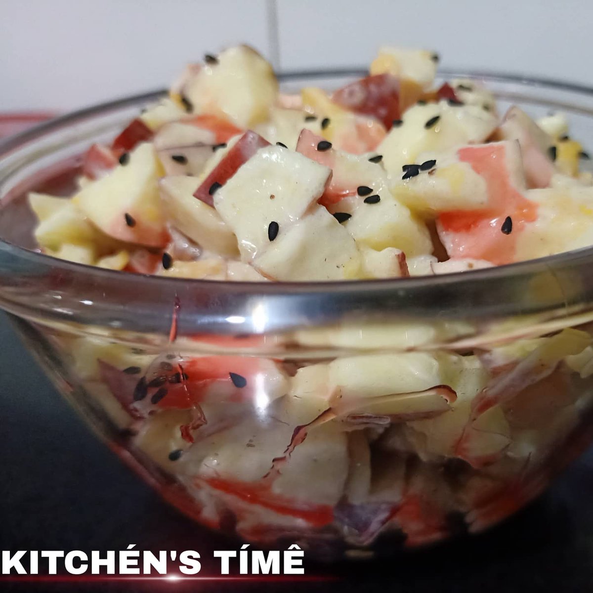 KITCHENSTIME04's tweet image. Simple fruit chaat 😍
#cookwithareej #kitchenstime #fruitchat #delicious