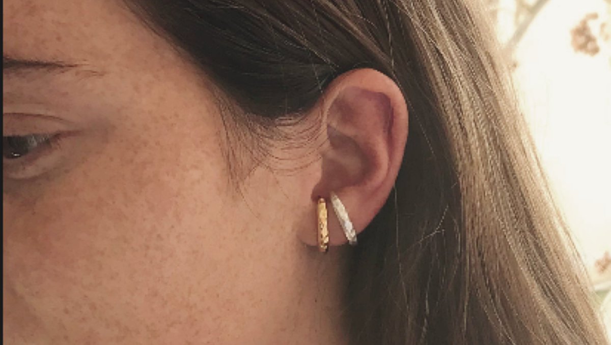 CozyDetailz's tweet photo. Oh, this one had me cackling! 
Tag a friend who NEEDS to see this! 😏

#tagafriendbelow #tagafriend #tellafriend #cozydetailz #jewelersofinstagram #supportsmallbusiness #earcuff #earhuggies #madeinportugal #creativesruletheworld #GETYOURS 
#handmadejewelry #handmadejewellery https://t.co/PCy7Gxd1Ra
