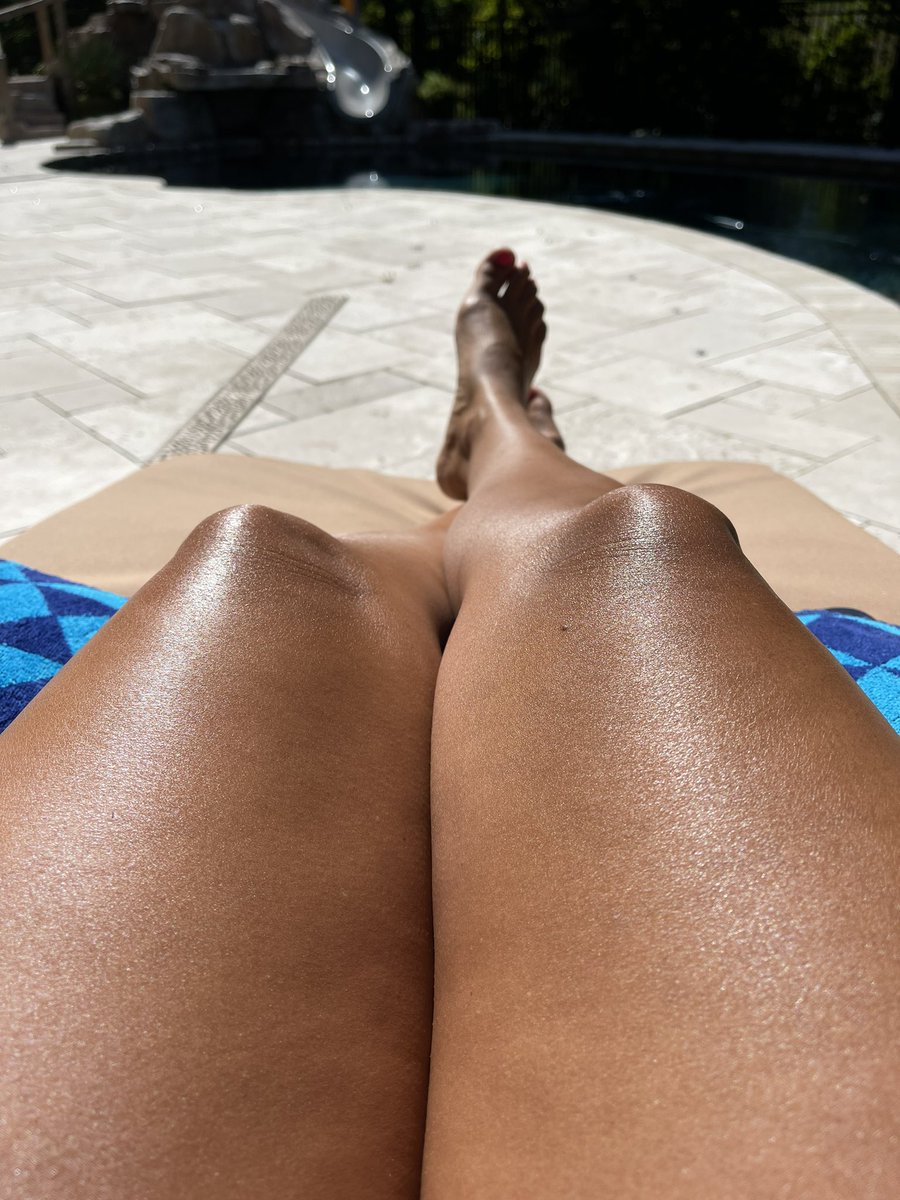 s_patterson2008's tweet photo. @alskop 85° and sunny ☀️ in columbia MO! Sitting poolside listening to YOU 🤠 https://t.co/19E3i7bW7I