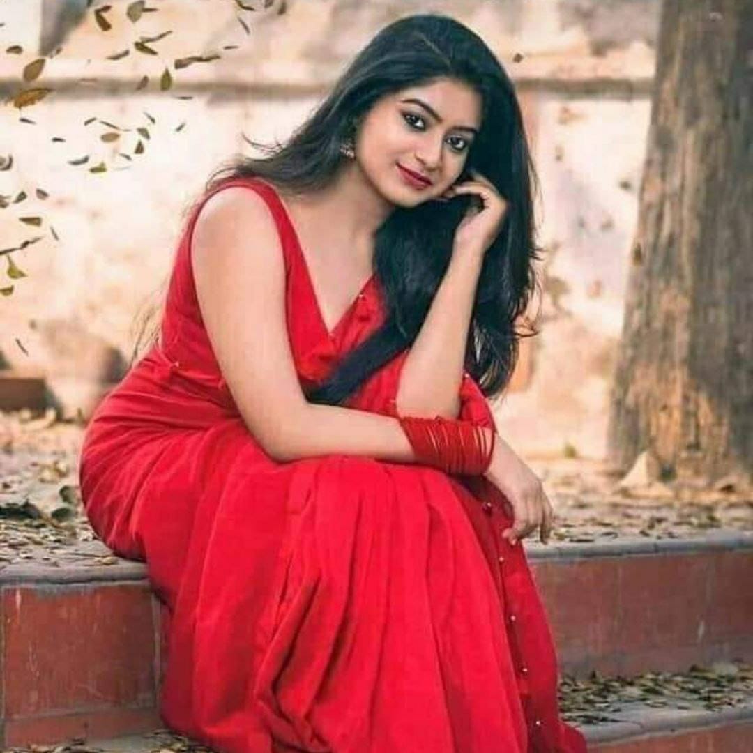 nilo_143's tweet photo. प्यार वो दरिया है जिसका साहिल नहीं होता

हर कोई मोहब्बत के काबिल नहीं होता

रोता वो भी है जो डूबा हो प्यार के दरिया में

रोता वो भी है जिसे प्यार हासिल नहीं होता. https://t.co/0JJyp3C1Dc