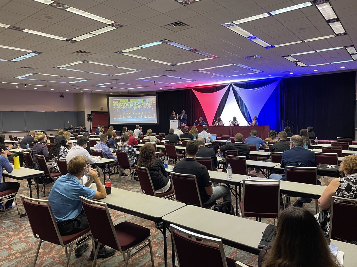 New #Teamsconference attendees were able to get veteran advice from David Blansfield and Nicole Goddeyne of Northstar Meetings Group, Jerrine Lee of <a href="/VisitRichmond/">Richmond, VA Tourism</a> and Jeanene LeSure of National Veterans Golden Age Games. The session was sponsored by <a href="/VisitTheBahamas/">The Bahamas</a>.
