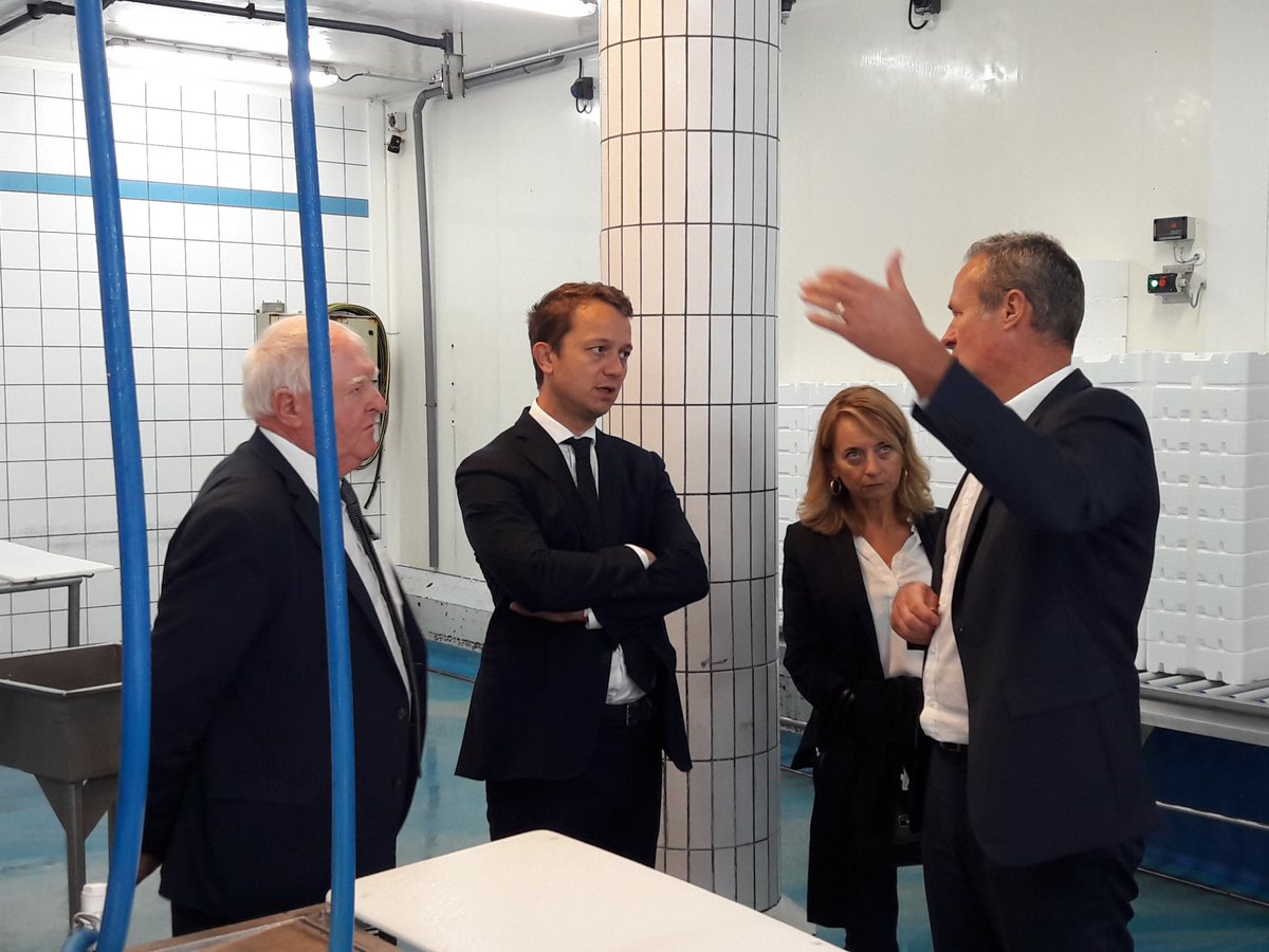 SMPPPC's tweet image. * LE GUILVINEC * @MaeldeCalan Président du Syndicat mixte, aux côtés du groupe Le Graët, pour l'inauguration des magasins de marée réaménagés : 2M € investis par l'entreprise, 0,7 M€ par @CCI_Quimper avec 90 % d'aide du @SMPPPC  @finistere_29 @PaysBigoudenSud @regionbretagne
