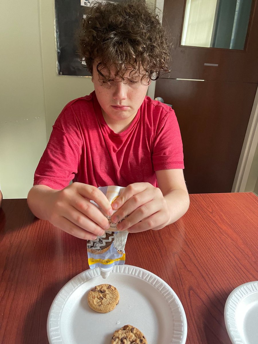 AndersonAutism's tweet photo. Pine guys practice kitchen skills and enjoy the results! #Autism #1in54 #KitchenSkills https://t.co/gpDcd5hReZ