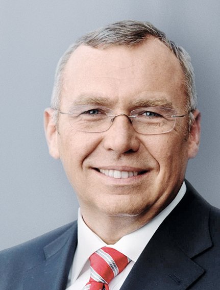 zorancicak's tweet photo. Guzenbauer: prema optužnici protiv bivšeg Trampovog savetnika Pola Manaforta iz 2018, osumnjičen da je (sa bivšim italijanskim premijerom Prodijem) uzeo 2 miliona $ da lobira za bivšeg ukrajinskog predsednika Janukoviča; član UO austrijskog Strabaga.
⬇️⬇️⬇️
#malacvecara https://t.co/jjKUfoCXnB