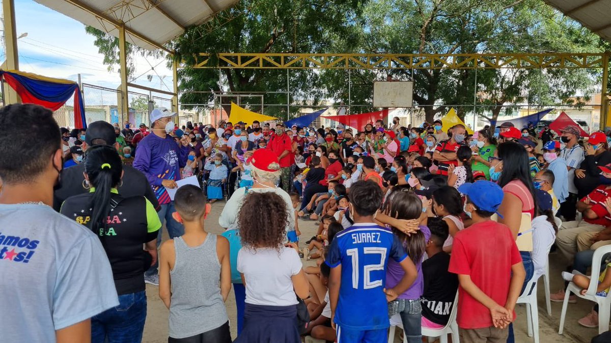 LuisJonasReyes's tweet photo. Producto de la asamblea sostenida en la comunidad de la Viereña, activamos el plan de acción inmediata y comenzamos la ejecución de obras a pocas horas de escuchar a nuestro pueblo. Estamos mandando obedeciendo al pueblo y mostrando con eficiencia una gestión humana y capaz https://t.co/r6IPuFaGJ6