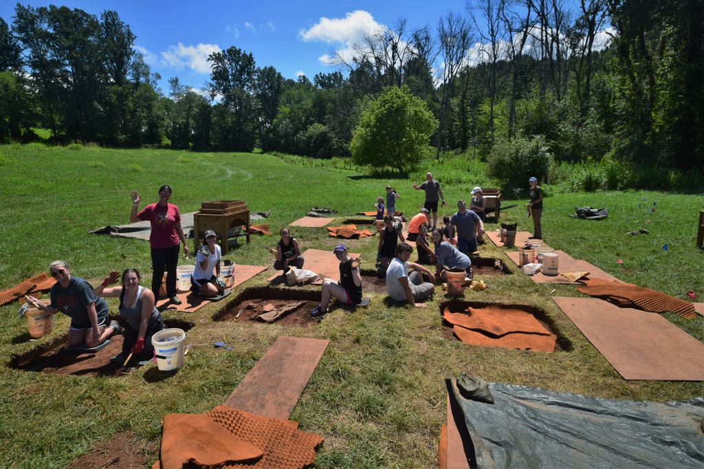 JMMontpelier's tweet photo. Be sure to say “hi!” to our incredible #archaeology team during your visit to #Montpelier!
@montpelier_arch is always #diggingup something amazing!
#DigMontpelier #Excavation #Digging #archaeologist #publicarchaeology #history #publichistory @SavingPlaces @VisitVirginia #Virginia https://t.co/PwdhZOeLOz