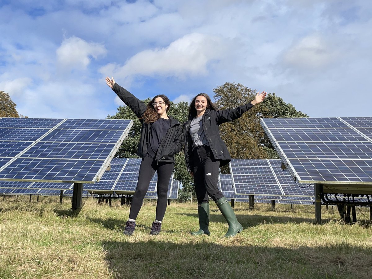 Fieldwork is finished! 🌟

Over the last 3 months we’ve made more than 45 solar park visits, walked 450 pollinator transects, collected almost 400 soil cores and travelled >4000 miles!

Now back to our desks to try and make sense of it all… 😅