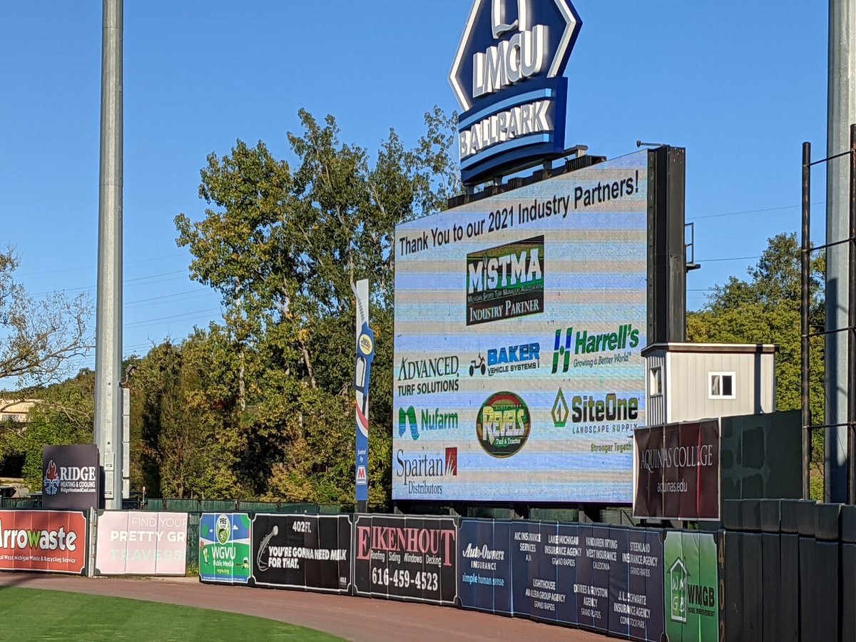 MichiganSFMA's tweet photo. Good morning @LMCUBallpark! More than 50 on hand for the Fall Field Day with our host @mitchhootie01. Thank you to our Industry Partners for making this day happen. Want info on future meetings? Join MiSTMA for FREE here: https://t.co/kyR7I96KXY https://t.co/pExtZOeCO4