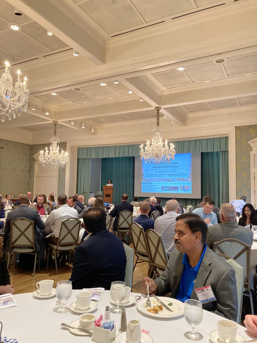markcconway's tweet photo. Full house at the Houston area SAME/TPWA CIP Briefing. @WalterPMooreEng among them. Good to see old friends and learn about what public projects will be coming down the pipe! https://t.co/CthCzhDlhz