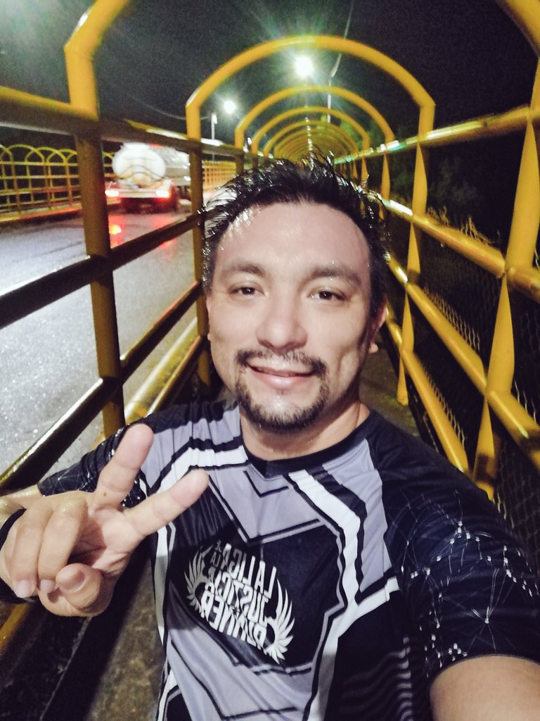 JosuManuelAven1's tweet photo. Tú eres la motivación!
#amolasrutas #soyrunner #siesegordopudo #InspirandoMetas #LigadelaJusticiaRunner #YoElegiCorrer porque #corrersana #manicomiorunner #FénixRun #siguesudando #garmin #asics #run2021maskms @Anyhilerio @irene_na70 #desfachatados https://t.co/ozfFOsfZyY