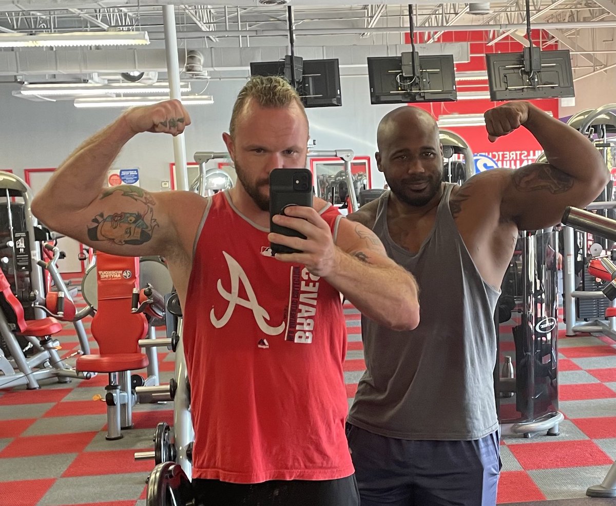 TheBoozerweight's tweet photo. His arms may be *slightly* bigger than mine. #Boozerweight #HybridAthlete #BodyGuys https://t.co/AiRLn3SaLY