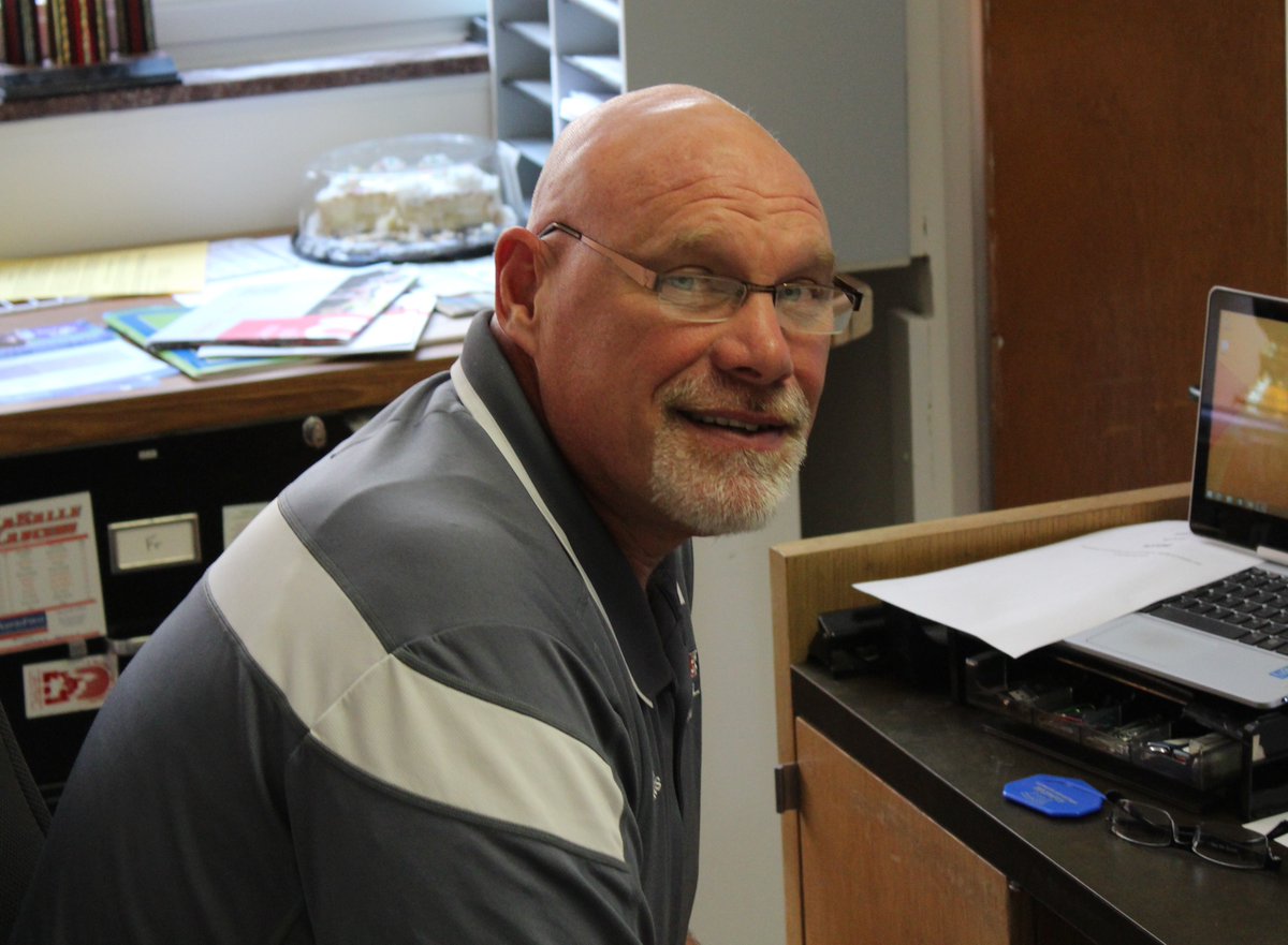 This Alumni Spotlight is unique in multiple ways.   Tom Doerger '81 has been serving his alma mater for over 30 years!   He will be celebrating his 40th reunion this weekend!  Check out his accomplishments here lasallelanceralumni.net.
#LRD
#gradsgivingback
#LSalumsatLS