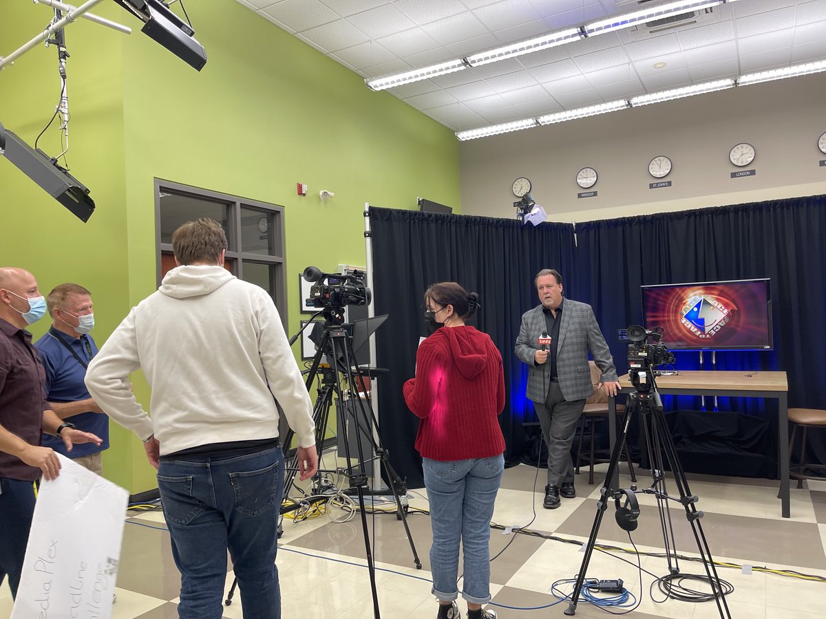 MillsEmmons's tweet photo. ⁦@TVFaceToFace⁩ has a new home at ⁦@The_MediaPlex⁩. Journalism student Alexa Fraser got to catch up with host, ⁦@john__fairley⁩ about what that will mean for Face to Face. #JRN319 https://t.co/zYJ1CzEYTF