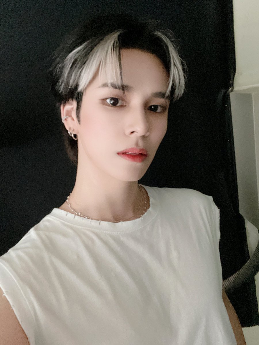 ParkSerim_TH's tweet photo. [TRANS] 

ลอบิตี้ ดู Role Model Dance กันหรือยังคับ?!?!
#คราวิตี้ #เซริม #1theK #RoleModelDance

Trans by  @ParkSerim_TH https://t.co/4DEUg65YBM