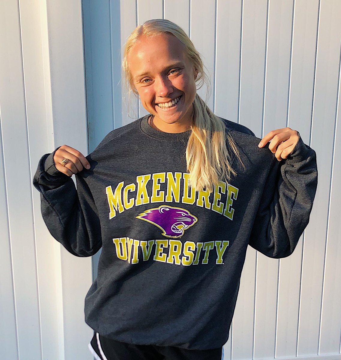 macy_brown47's tweet photo. I am so excited to announce that I have decided to continue my academic and athletic career at McKendree University! Thank you to everyone who has helped me get to this point!! 💜 #clawsup @McKendreeSB https://t.co/Nxp1KUodJc
