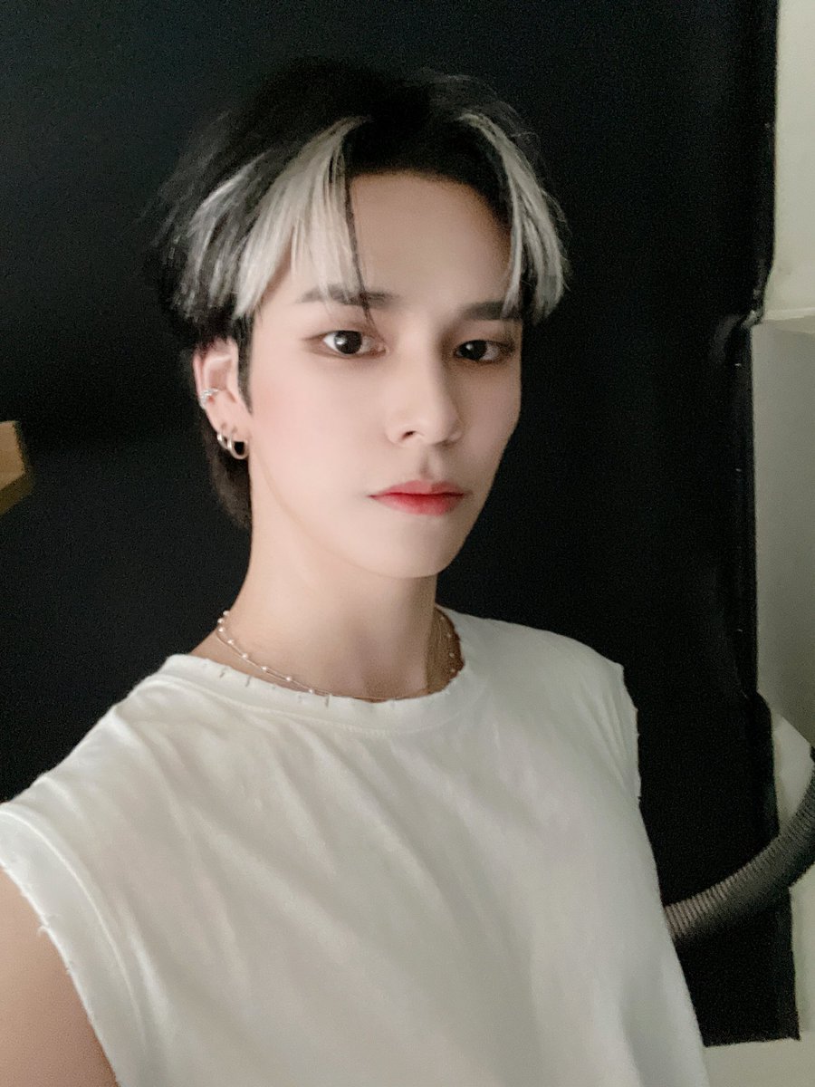 CRAVITY_TH's tweet photo. [TRANS] 210928

ลอบิตี้ ได้ดู Role Model Dance กันไปแล้วรึยังครับ?!?!
#คราวิตี้ #เซริม #1theK #RoleModelDance https://t.co/MRmXK9kJeV