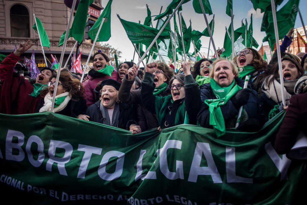 feminismoak's tweet photo. #I28 Abortu Seguru, Legezko eta Doakoaren aldeko Nazioarteko Eguna.
Beti, gure gorputza, gure erabakia!
Hoy #28S Día Internacional por el acceso al Aborto Legal, Seguro y Gratuito.
Siempre, ¡nuestro cuerpo, nuestra decisión!
#AbortatzekoEskubidea
#AbortoParaTodas https://t.co/wfyymkNFzn