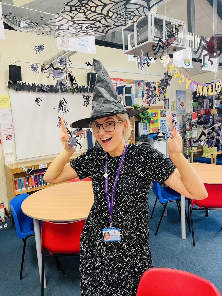 WMSLIBRARY6's tweet photo. Dare to read, just for the fun of it! A library makeover just in time for ‘Spooky Story fortnight’, filled with lots of competitions &amp; prizes! #AcceleratedReader #HalloweenHasBegun 🕷 📚 https://t.co/UeCm75nz26