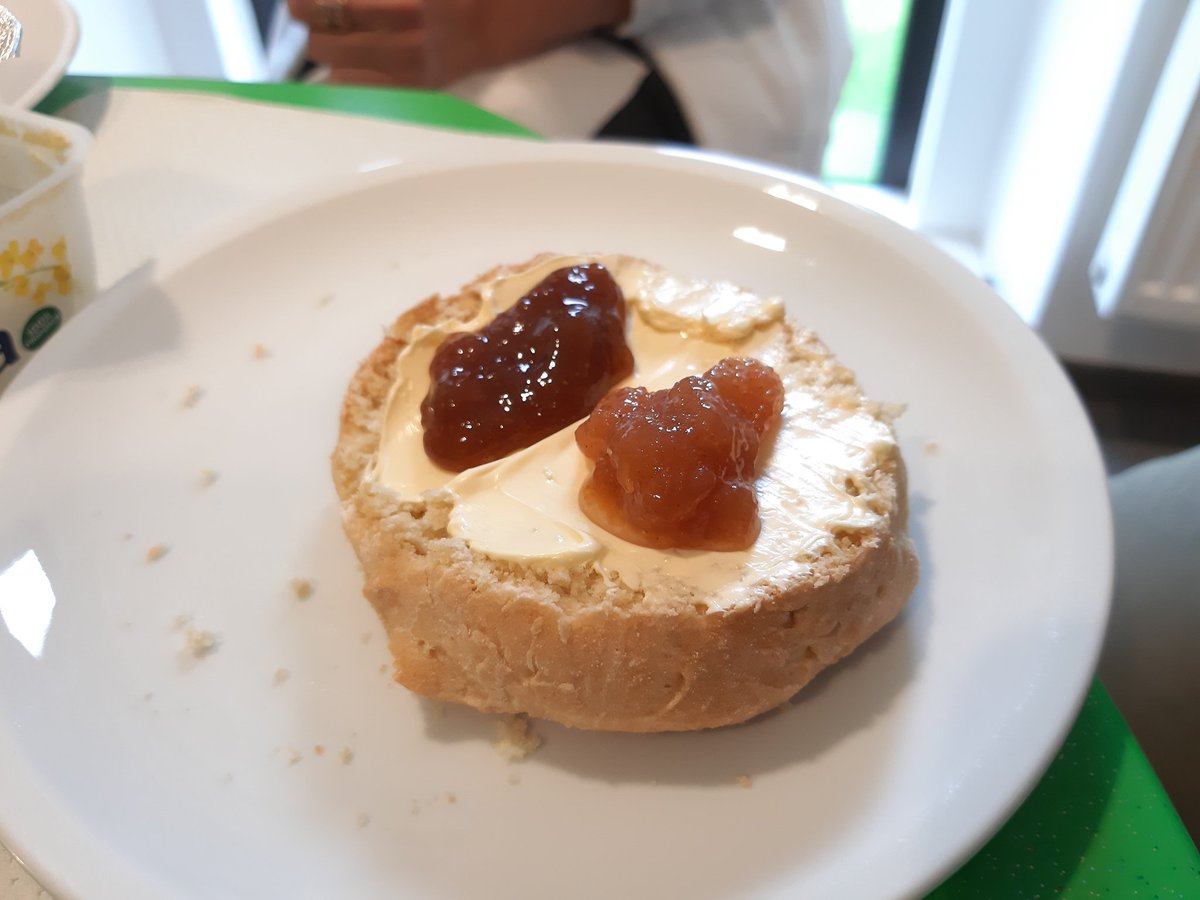 brandiwein1982's tweet photo. Vegan scones anyone? 😁
#VeganFood 
#TeamCreamFirst https://t.co/fbBBxkl4pX