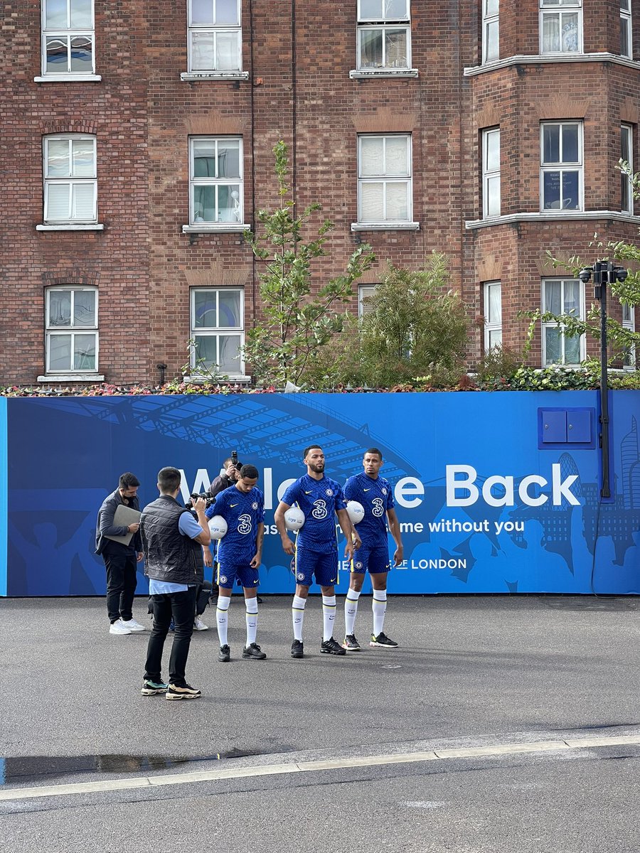 maykoh's tweet photo. #chelseafc fan girl ❤️ https://t.co/zwxQ60outr