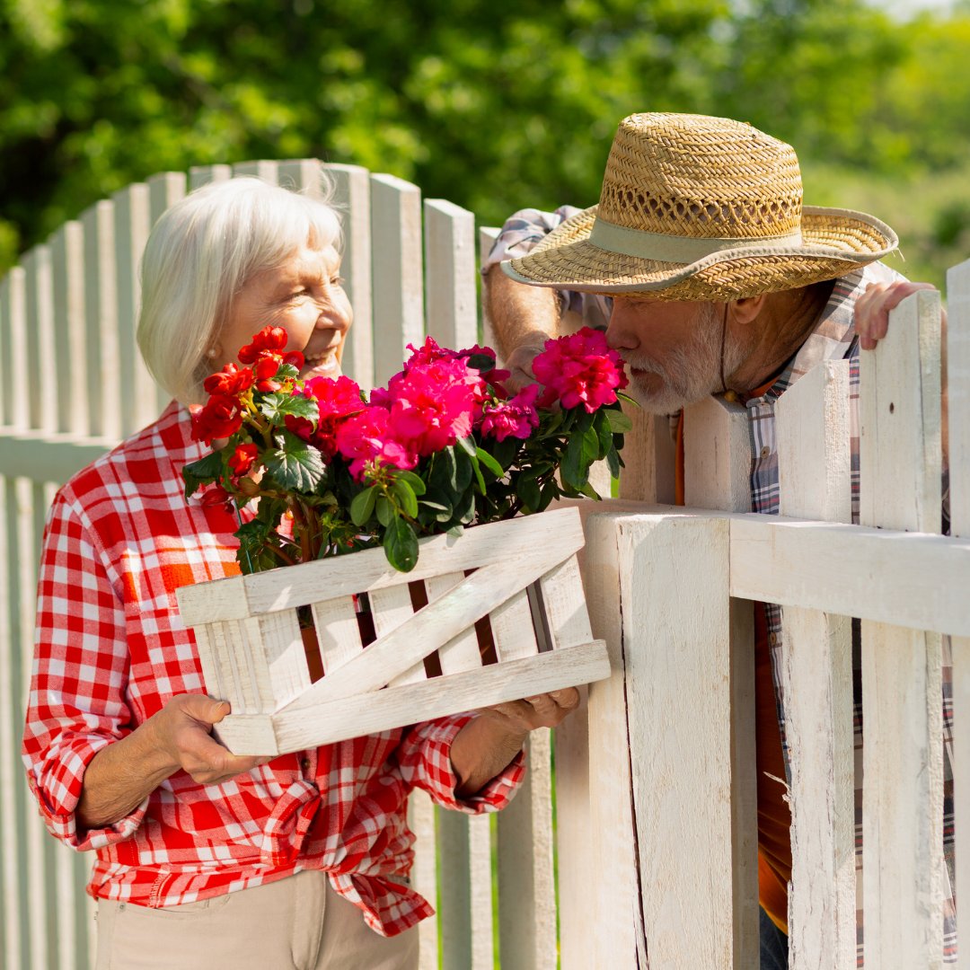rethink_rural's tweet photo. New to country living and looking to meet the neighbors? It can feel like a challenge with acres between houses, but getting along in the country builds connection and kindness in our communities.

Just keep an eye out, put on a smile and extend your hand for a handshake. https://t.co/s0XgsZckpw