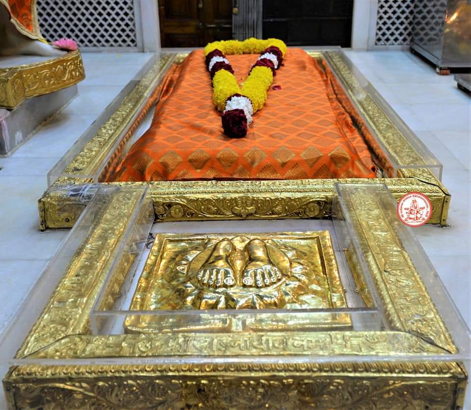 DATTASAITEMPLE's tweet photo. షిర్డీ ధూప్ హారతి దర్శన్
(28.09.21)మంగళవారం.....
#saibabaofshirdi
#shirdi #shirdisaibaba #shirdisai #shirdidarshan #shirdisaibabatemple #shirdibaba #saibabamessage #saibabamiracles #saibabateachings #devichowk #rajahmundry #temple #templesofindia #templearchitecture https://t.co/xERNg0s7tr