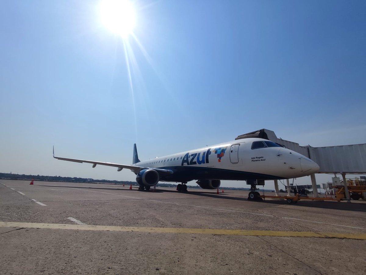 RoyalAvGroup's tweet photo. We love having our friends back! 😍

✈️ Embraer 195
📍 SGAS 🇵🇾
@azulinhasaereas

#Embraer #RoyalExperience #GroundHandling https://t.co/BAHJuPpWSo