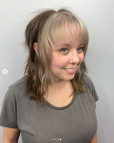 MyRockItStudio's tweet photo. Ok 2 wolf cuts &amp; 2 accent pieces in 2 days! I love doing them ! This was one of my easiest transformations and she looks so adorable with her accent piece.
Bond: @olaplex
Lightener &amp; color: @megix10
Tools: @framar https://t.co/CC9c5w4fGi
