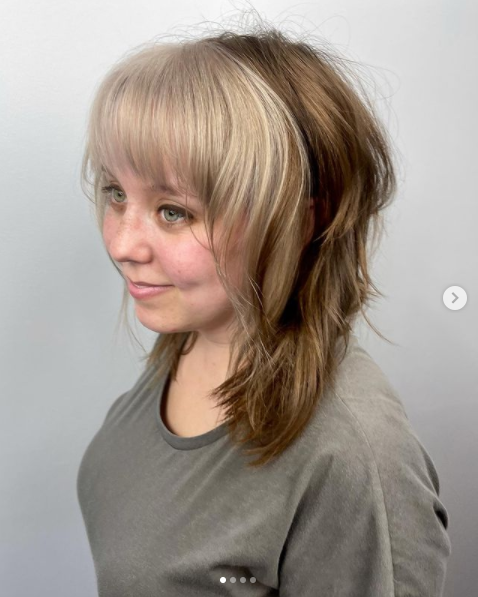 MyRockItStudio's tweet photo. Ok 2 wolf cuts &amp; 2 accent pieces in 2 days! I love doing them ! This was one of my easiest transformations and she looks so adorable with her accent piece.
Bond: @olaplex
Lightener &amp; color: @megix10
Tools: @framar https://t.co/CC9c5w4fGi
