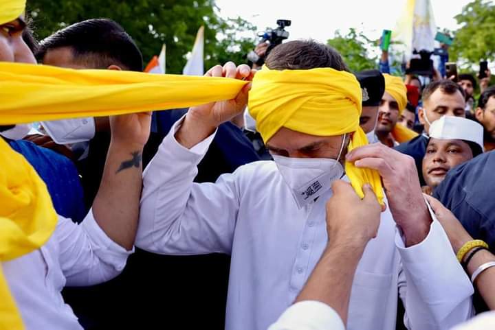 syed_tanwir's tweet photo. श्री @RahulGandhi जी ने शहीद-ए-आजम भगत सिंह पार्क पहुंच कर क्रांतिकारी शहीद भगत सिंह की जयंती पर उन्हें श्रद्धासुमन अर्पित किये।

इस दौरान श्री राहुल गांधी जी ने विभाजनकारी ताकतों से राष्ट्र बचाने का संकल्प लिया।
@vidyarthee https://t.co/zlqyo3LQwP
