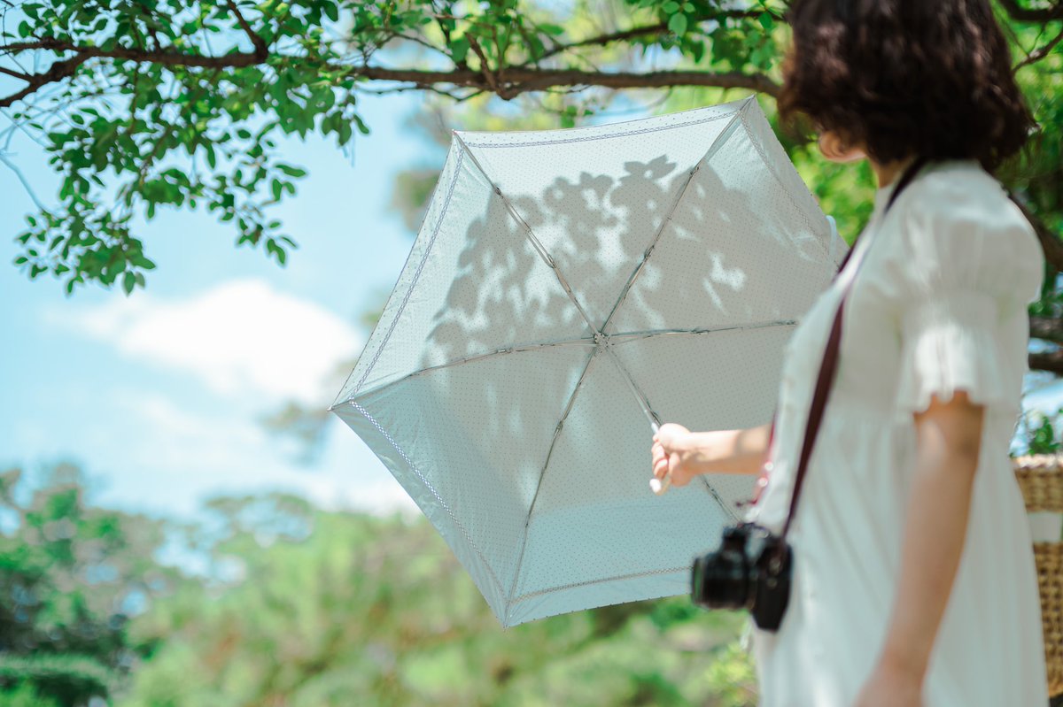 _WHITE_KOSUKE's tweet photo. 傘の向こうは☂️
#photo #photography #fujifilm_xseries #xt4 #portrait #ポートレート #キリトリセカイ #ファインダー越しの私の世界 #写真好きな人と繫がりたい  #カメラ好きな人と繋がりたい #影絵出来そう https://t.co/7WU5GWIq1H