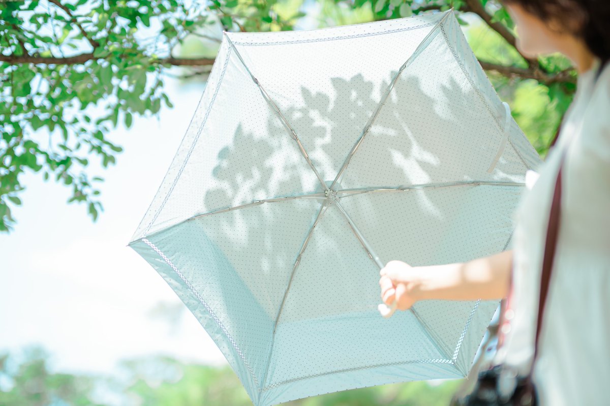 _WHITE_KOSUKE's tweet photo. 傘の向こうは☂️
#photo #photography #fujifilm_xseries #xt4 #portrait #ポートレート #キリトリセカイ #ファインダー越しの私の世界 #写真好きな人と繫がりたい  #カメラ好きな人と繋がりたい #影絵出来そう https://t.co/7WU5GWIq1H