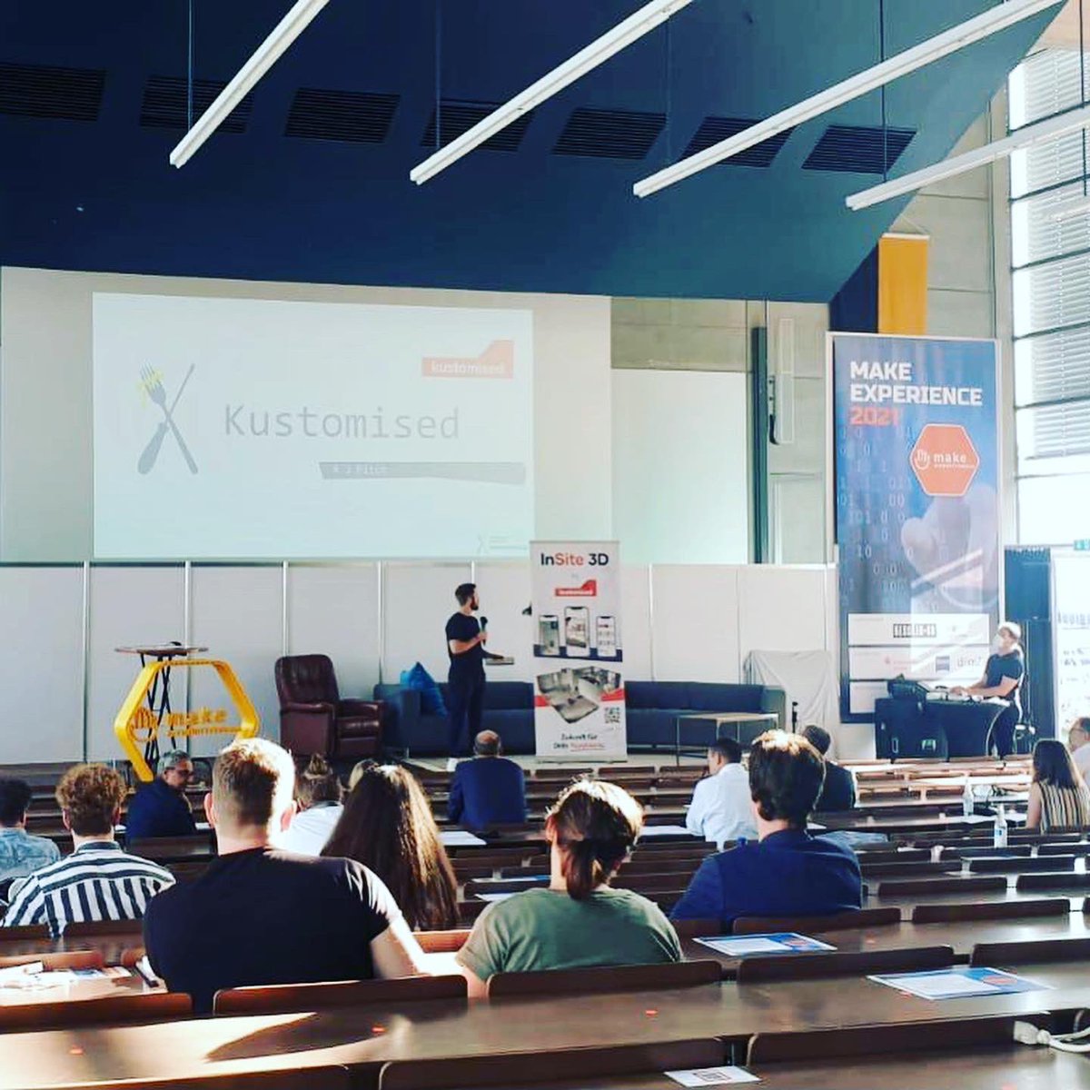 BLACKPIN_GmbH's tweet photo. BLACKPIN CEO Sandra Jörg saß am Wochenende in der Jury bei 
Start-up WOW und durfte Gründerinnen und Gründer Feedback geben.
Zu gewinnen gab es Geld und Sachpreise. 

#BLACKPIN #startup #accelerator #jury #gewinner #hochschuleaalen #messe #make2021 #innovation #zukunft https://t.co/7flmFkmZe9