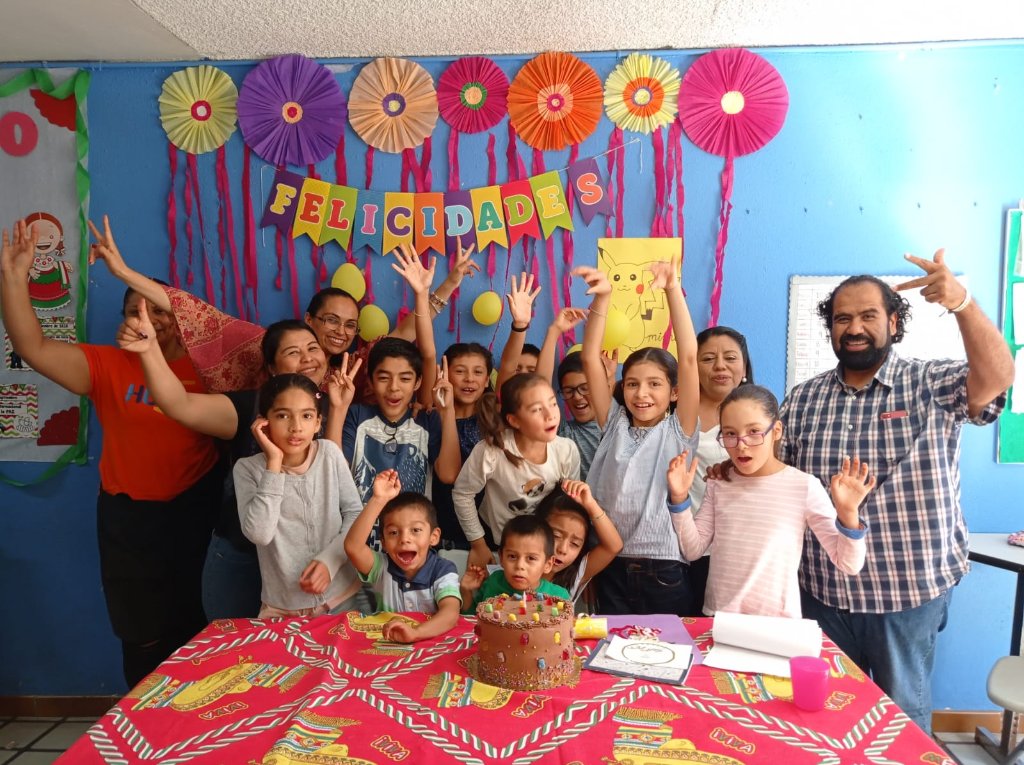 Hocatis's tweet photo. 💞Nos encanta celebrar los eventos importantes de nuestros menores, acompañarles celebrando su vida y sus logros. 
🎉Este mes celebramos el cumpleaños de Luna y Luz y el hogar se llenó de alegría con cada festejo.  #familiahocati https://t.co/g1nMJwWxyz