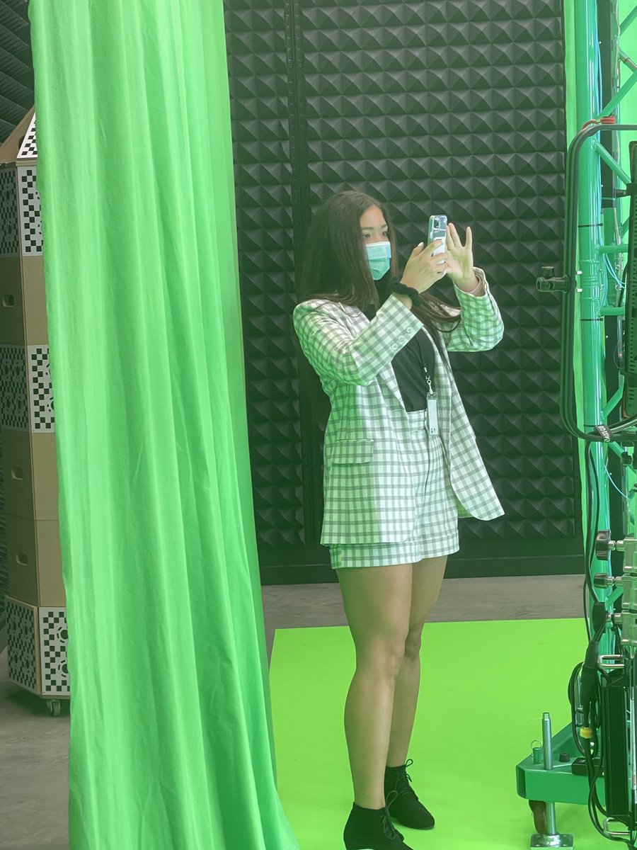 kathleenhessert's tweet photo. The green screen is a natural for Notre Dame’s ⁦@mgreenjed⁩
Scoping out our first #hologram shoot at Avatar-Dimensions with ⁦@dawnstaley⁩ and ⁦@aa_boston⁩ ⁦⁦@GamecockWBB⁩ @cathyhackl 
#sportsmedia #innovation #AR #Metaverse https://t.co/H1ZT3qRxBY