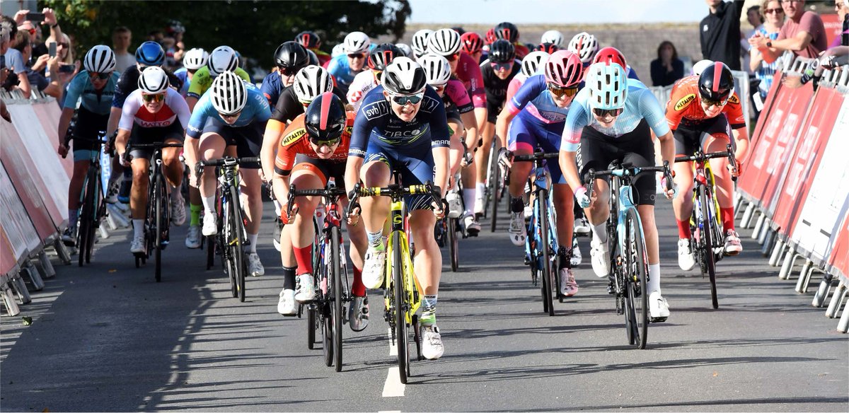 The Curlew Cup at Stamfordham last Sunday in four images ... More here: velouk.net/2021/09/26/res…

1 Abi Smith 
2 Charlotte Berry
3 April Tacey
4 Monica Greenwood 
5 Madeleine Gammons

KoM: Illi Gardner
Under 23: Abi Smith
Team: Pro-Noctis – Redchilli Bikes -Heidi Kjeldsen