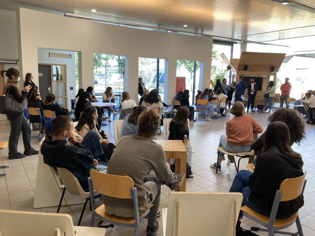 mjancl's tweet photo. ‘Brussel en ik’. Vliegende start met eerstejaars sociaal werk in #Circularium #goesting #stadmaken
@odiseehogesch https://t.co/NnISsQ8SmB