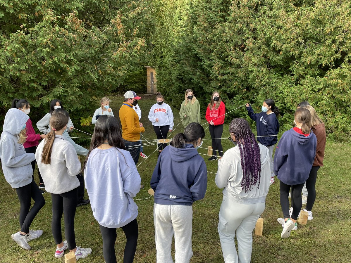 KBrookerCarter's tweet photo. Amazing morning with @ALIVEOutdoors and our @branksomehall Grade 9 students! Here they are working together through “the Engineer” https://t.co/pcPPFmaAWt