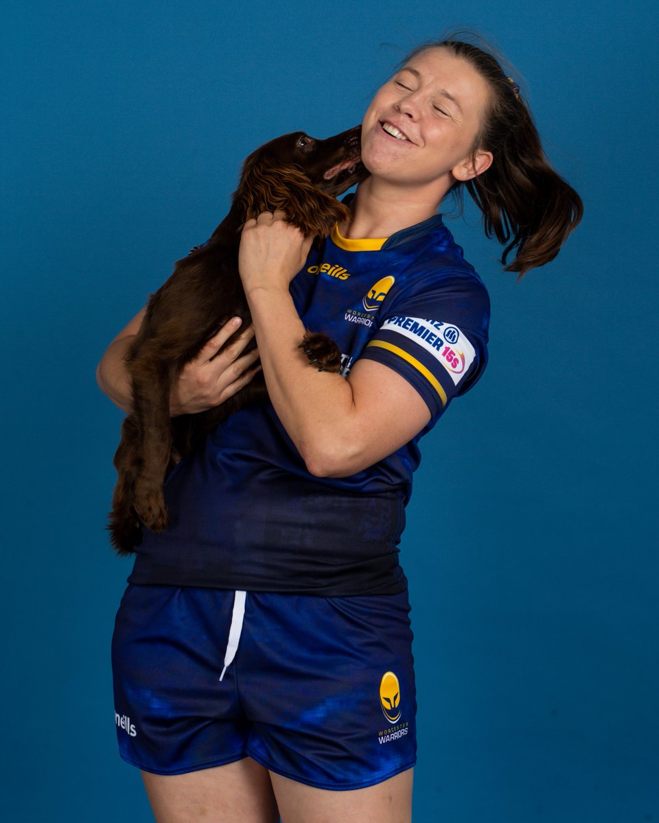 sport_jmp's tweet photo. Something to get you through Hump Day. @LyndsayOD and her dog Alba at stole the show at @WorcsWarriorsW media day last week

📷 @Sportsphotorob 

#worcesterwarriorswomen #worcesterwarriors #worcester #rugby #dogs #puppy #portrait #premier15s @Premier15s https://t.co/nm8fwHd6mR