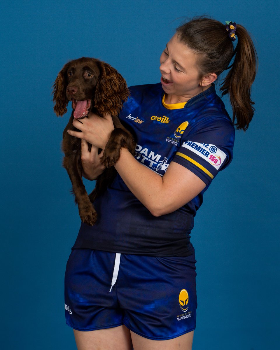 sport_jmp's tweet photo. Something to get you through Hump Day. @LyndsayOD and her dog Alba at stole the show at @WorcsWarriorsW media day last week

📷 @Sportsphotorob 

#worcesterwarriorswomen #worcesterwarriors #worcester #rugby #dogs #puppy #portrait #premier15s @Premier15s https://t.co/nm8fwHd6mR