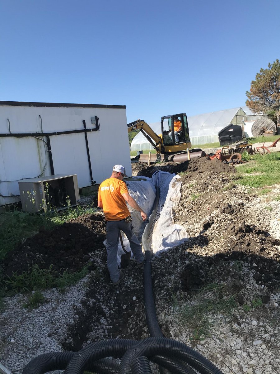 spire_energy's tweet photo. These Spire employees from Lee's Summit, MO and Kansas City, MO spent their #DayForGood building stages and fences for the children at Drumm Farm Center for Children. Helping enrich lives in our communities is what our #SpireServes volunteer program is all about.🧡 https://t.co/jyseN399fj