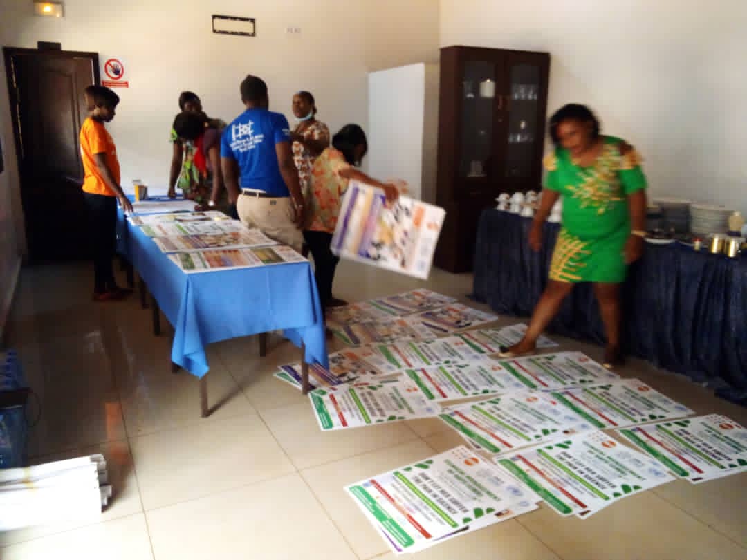COMINSUD's tweet photo. #COMINSUD in partnership with @UNFPACameroon, @UNPeacebuilding, #MINPROFF , #MINSANTE #MINAS & other local partners hold a 1 day workshop in Bafoussam to reflect on #GBV provide orientation on the use of #IECMATERIALS, evaluate weaknesses of the Referral pathways for improvement https://t.co/Oe0LxmFJzb