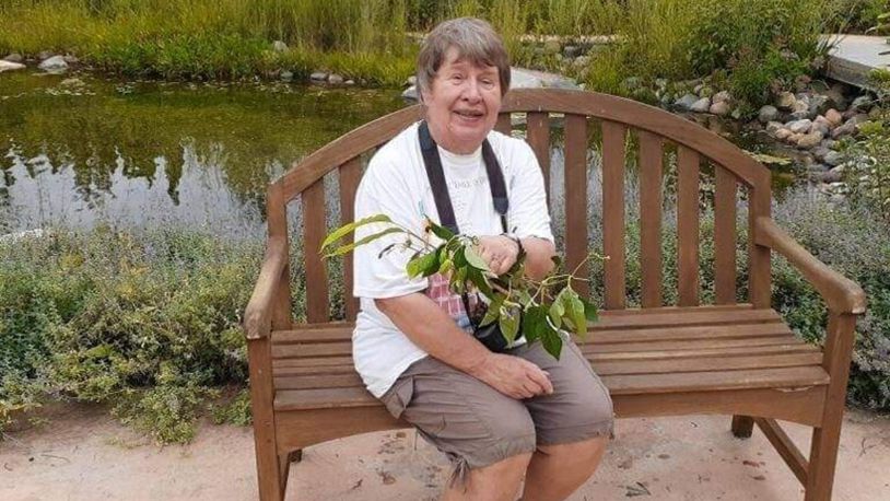 daytondailynews's tweet photo. You'll usually find Donna Zobrist in a garden πΌ She has been volunteering at Wegerzyn Gardens ever since becoming a Master Gardener in 2007 π https://t.co/hVcFBuS5i0 #CommunityGems @MetroParksTweet https://t.co/J1aslvkNwK