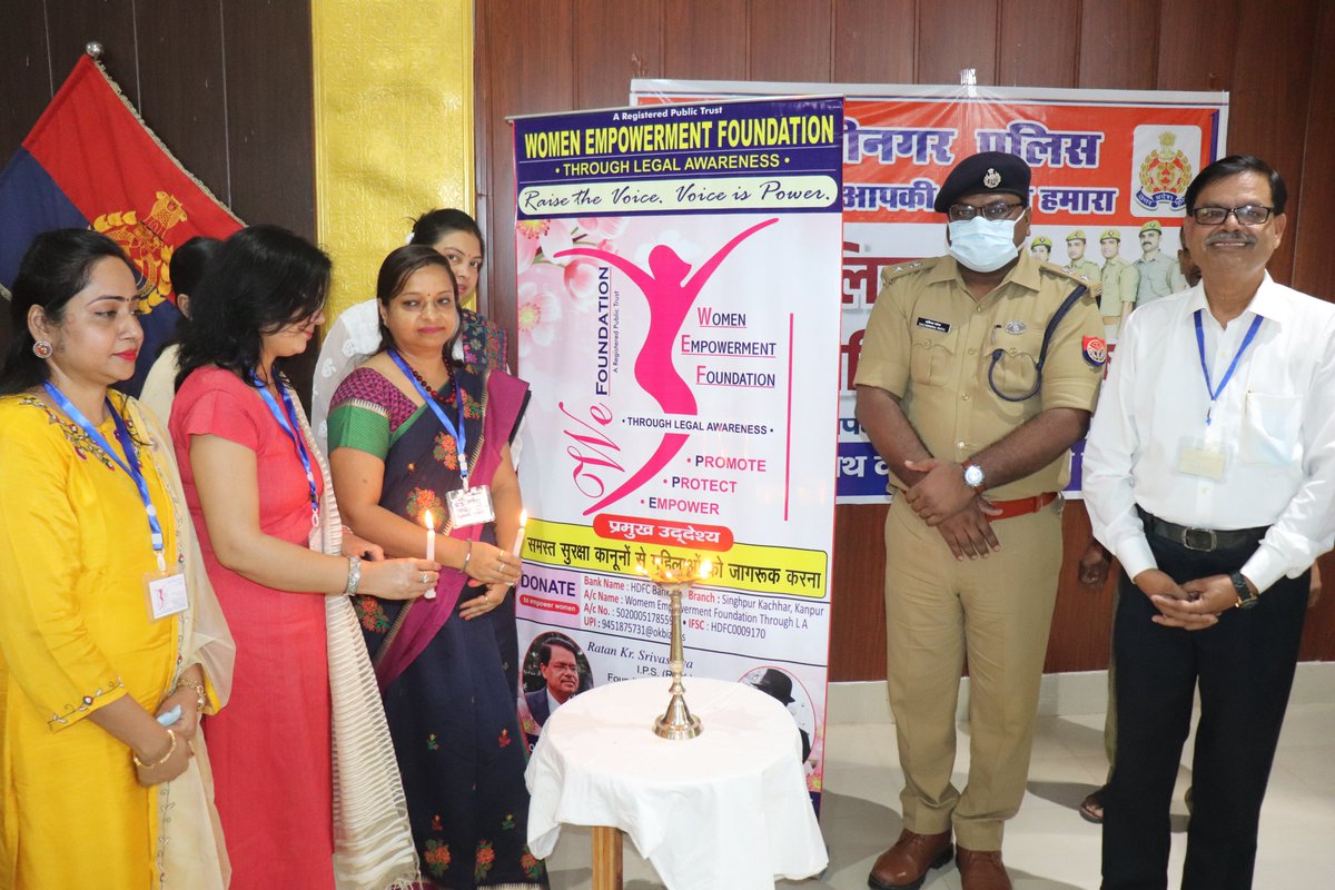 kushinagarpol's tweet photo. #spksn के निर्देशन में “मिशन शक्ति फेज-3” के अंतर्गत पुलिस लाईन्स सभागार में महिलाओं के विधिक सशक्तिकरण के तहत “घरेलू हिंसा/दहेज उत्पीड़न/यौन उत्पीड़न से सुरक्षा” तथा राज्य द्वारा चलायी जा रही विभिन्न योजनाओं के बारे में जागरुकता कार्यक्रम का किया गया आयोजन।
#UPPolice https://t.co/jO1FFVkOV0
