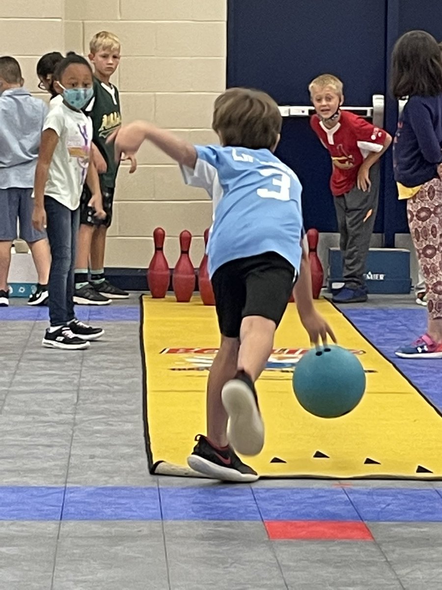 keithelePE's tweet photo. 5th grade bowling !! Keith Cougars! #thisiskeith #keithelepe https://t.co/dLAc5AUbpu