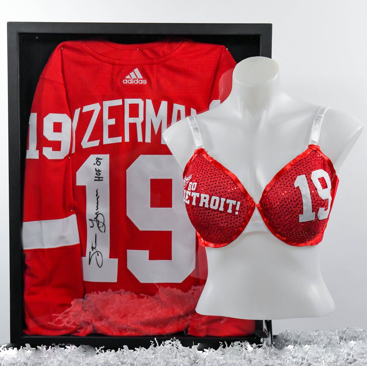 HurleyMedical's tweet photo. Yzerman signed jersey up for auction starting Friday @ https://t.co/vpyfwX4Uxk!

Thank you to founding sponsor @myFPCU and presenting sponsor Hurley Medical Center. Authenticity certificate provided.

#SteveYzerman #RedWings #hockey #sportsmemorabilia https://t.co/71jiUebXSK